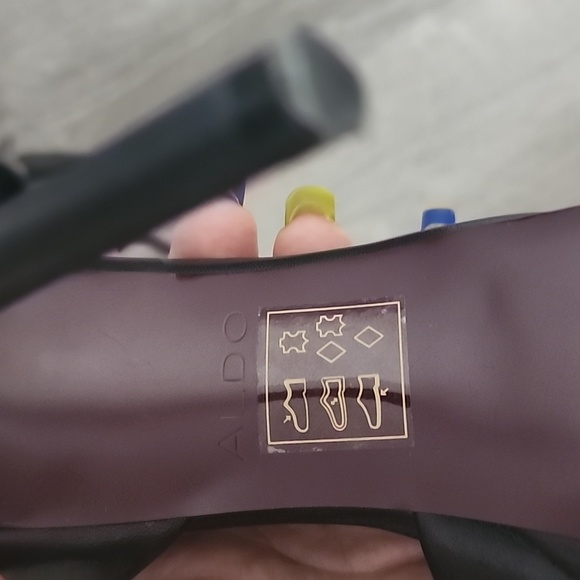 ALDO BLACK HIGH POINTED PUMPS  SEXY STILLETO ALDO HEELS /RED BOTTOMS/CLOSED PUMP - Picture 8 of 10